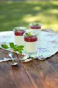 weck-rezepte-pannacotta-mit-rhabarberkompott.webp